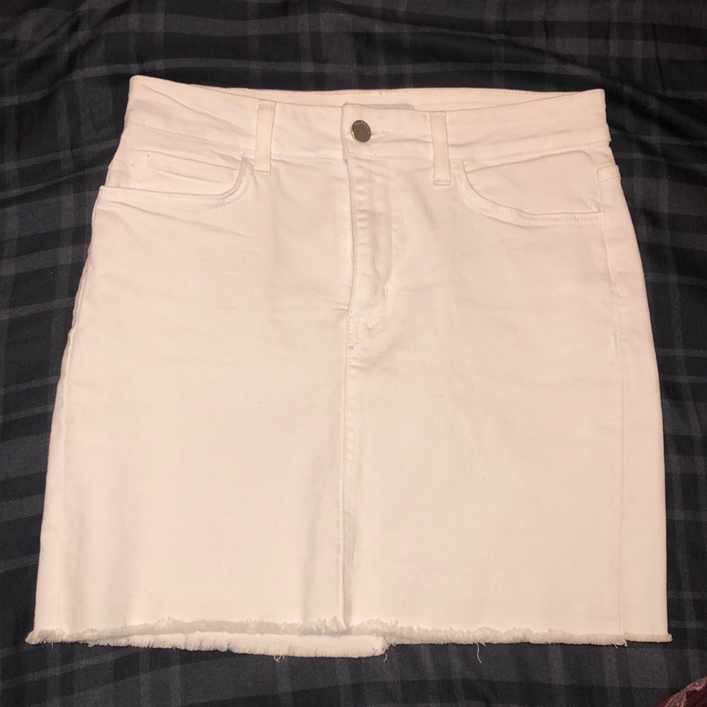 White denim skirt